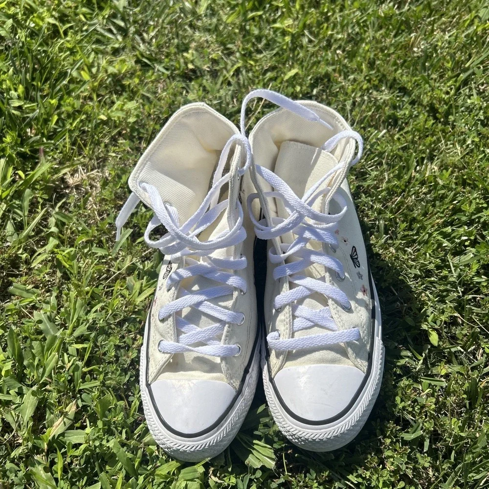 Converse Chuck Taylor All Star High Top Butterfly Sneaker Big Kid Size 6